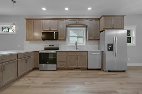 Tiny photo for 516 Madison Avenue, Evansville, IN 47713 (MLS # 202637872)