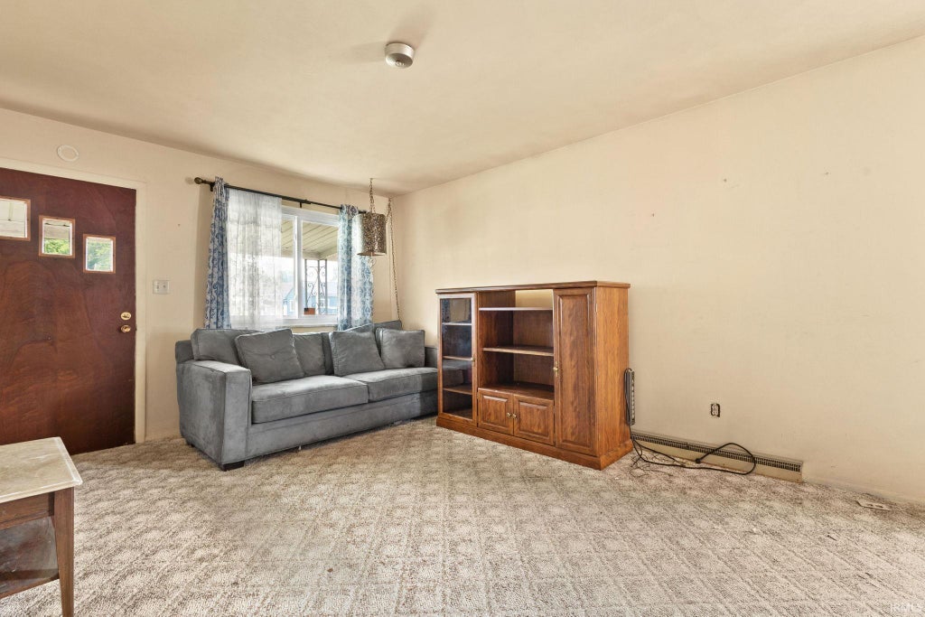 Photo of 412 E Edgar Avenue, Mishawaka, IN 46545 (MLS # 202629755)