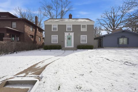 Photo of 4707 S Calhoun Street, Fort Wayne, IN 46807 (MLS # 202608859)