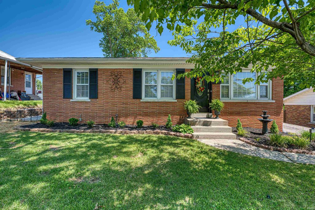 Photo of 1101 N Helfrich Avenue, Evansville, IN 47720 (MLS # 202617762)