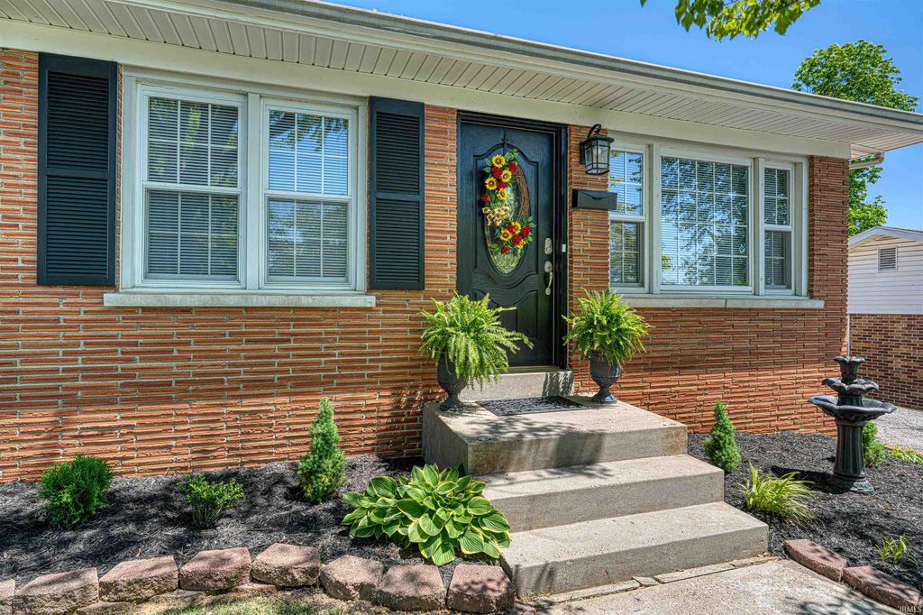 Photo of 1101 N Helfrich Avenue, Evansville, IN 47720 (MLS # 202617762)