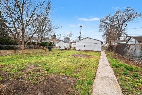 Tiny photo for 2105 S Taylor Street, South Bend, IN 46613 (MLS # 202609686)