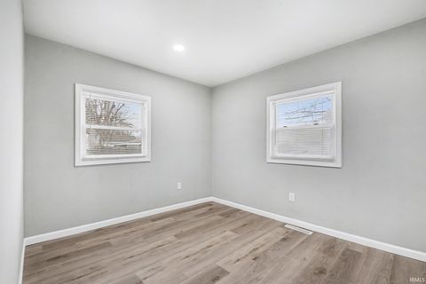 Tiny photo for 2105 S Taylor Street, South Bend, IN 46613 (MLS # 202609686)