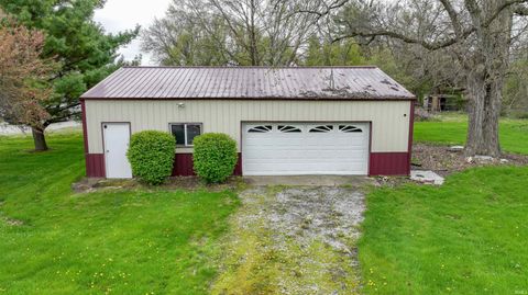Tiny photo for 506 S Country Lane, Monticello, IN 47960 (MLS # 202546491)