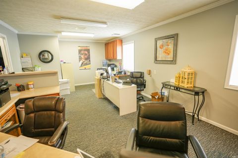 Tiny photo for 506 S Country Lane, Monticello, IN 47960 (MLS # 202546491)