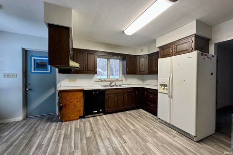 Tiny photo for 7445 N Clinton Street, Fort Wayne, IN 46825 (MLS # 202548789)