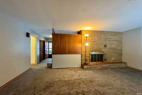 Tiny photo for 7445 N Clinton Street, Fort Wayne, IN 46825 (MLS # 202548789)