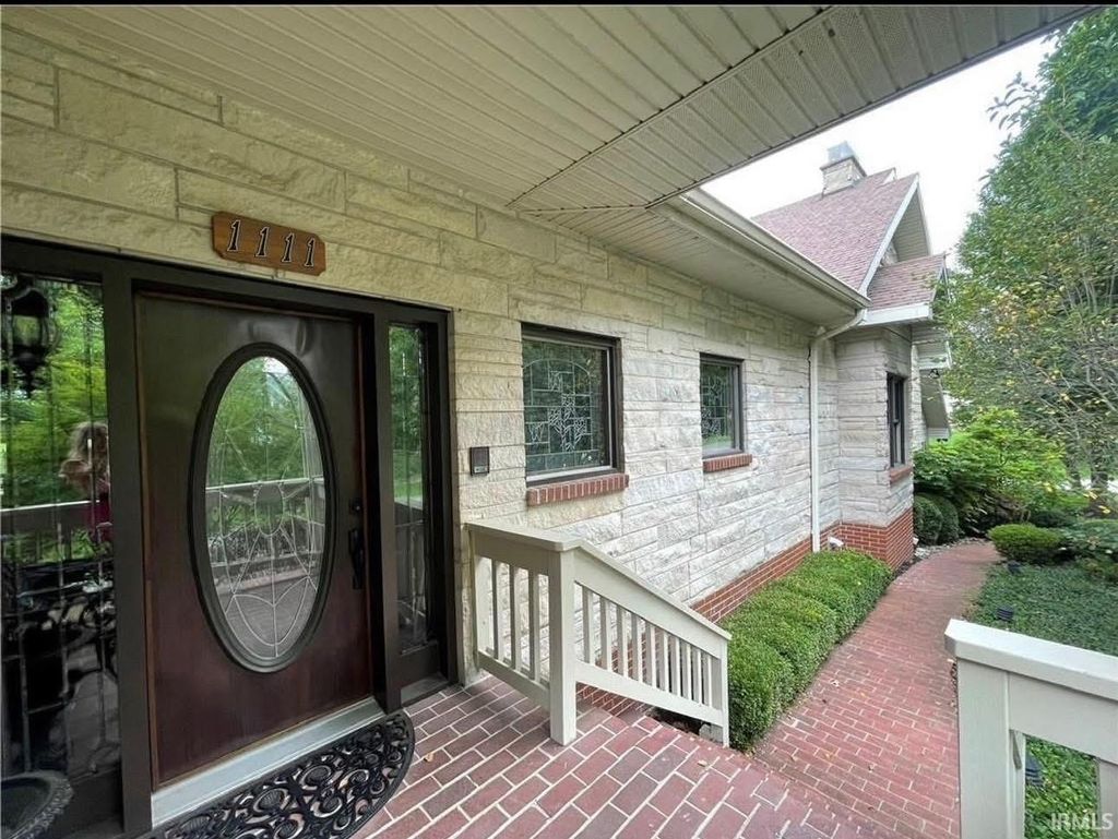 Photo of 1111 Washington Street, Covington, IN 47932 (MLS # 202536477)