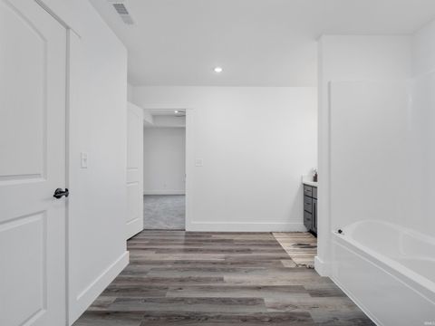 Tiny photo for 4085 E Oldfield Drive, Leesburg, IN 46538 (MLS # 202544348)