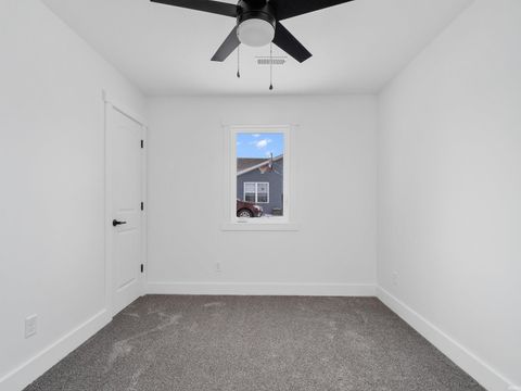 Tiny photo for 4085 E Oldfield Drive, Leesburg, IN 46538 (MLS # 202544348)