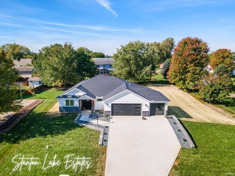 Photo of 4085 E Oldfield Drive, Leesburg, IN 46538 (MLS # 202544348)