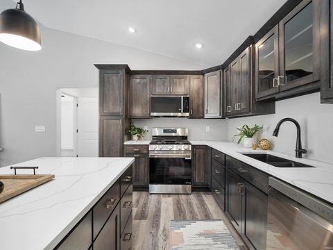 Tiny photo for 4085 E Oldfield Drive, Leesburg, IN 46538 (MLS # 202544348)