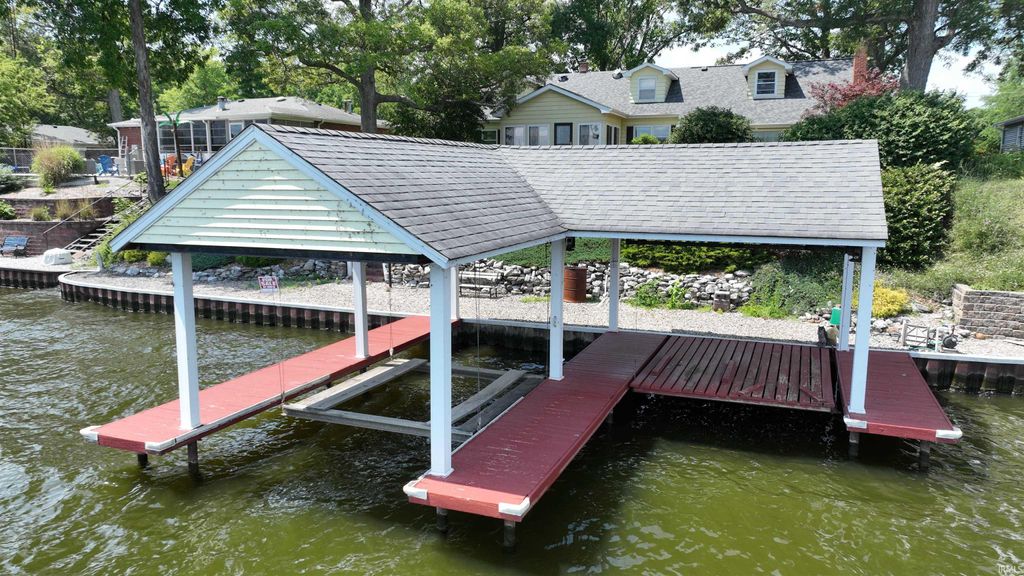 Photo of 5384 E Quiet Water Ct Court, Monticello, IN 47960 (MLS # 202603930)