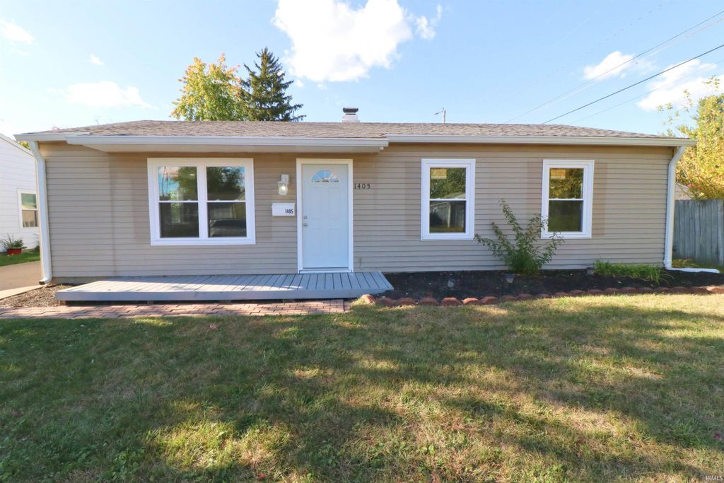 Photo for 1405 Rochelle Drive, Lafayette, IN 47909 (MLS # 202543565)