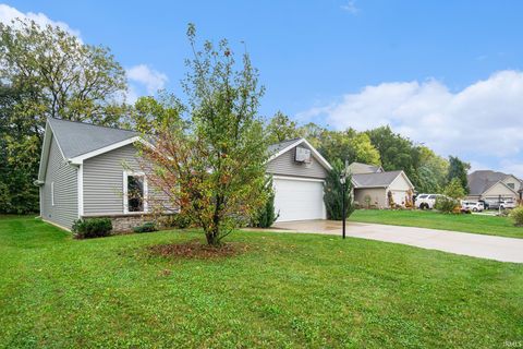Photo of 2146 Lindenwood Avenue, Warsaw, IN 46580 (MLS # 202540909)
