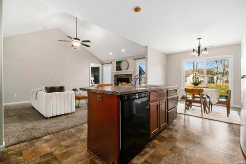 Tiny photo for 2146 Lindenwood Avenue, Warsaw, IN 46580 (MLS # 202540909)