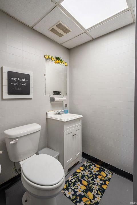 Tiny photo for 1215 W Jefferson St, Kokomo, IN 46901 (MLS # 202548090)