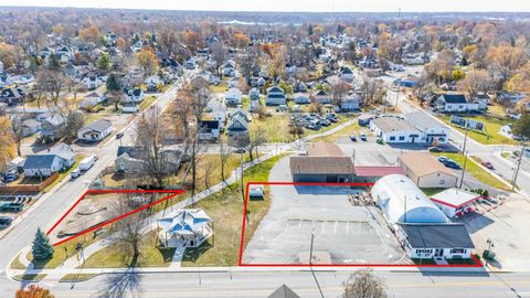 Tiny photo for 1215 W Jefferson St, Kokomo, IN 46901 (MLS # 202548090)