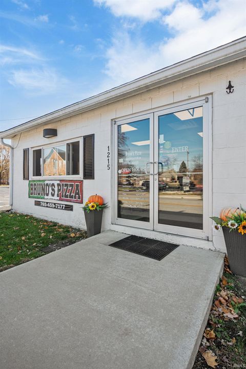 Tiny photo for 1215 W Jefferson St, Kokomo, IN 46901 (MLS # 202548090)