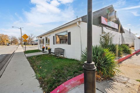 Tiny photo for 1215 W Jefferson St, Kokomo, IN 46901 (MLS # 202548090)