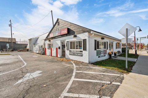 Photo of 1215 W Jefferson St, Kokomo, IN 46901 (MLS # 202548090)