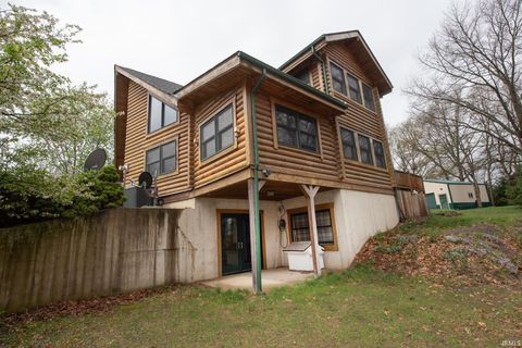 Tiny photo for 8647 N 1450 E, Royal Center, IN 46978 (MLS # 202613494)