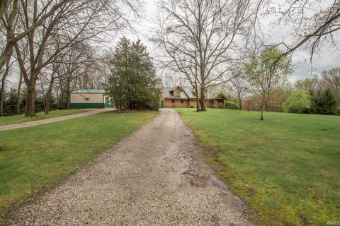 Tiny photo for 8647 N 1450 E, Royal Center, IN 46978 (MLS # 202613494)