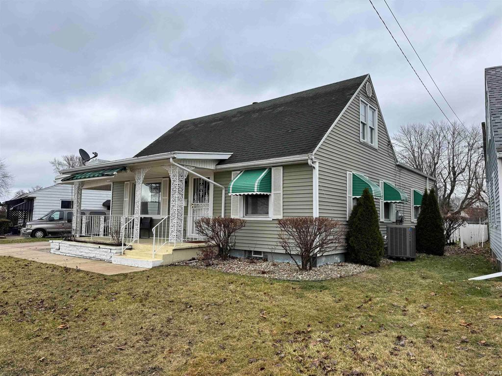 Photo of 804 S Lombardy Drive, South Bend, IN 46619 (MLS # 202601053)