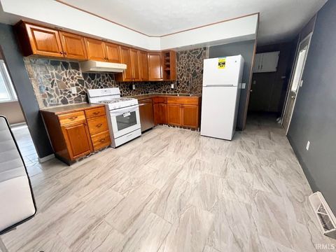 Tiny photo for 4423 E 275 N, Logansport, IN 46947 (MLS # 202531864)
