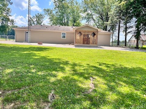 Tiny photo for 4423 E 275 N, Logansport, IN 46947 (MLS # 202531864)