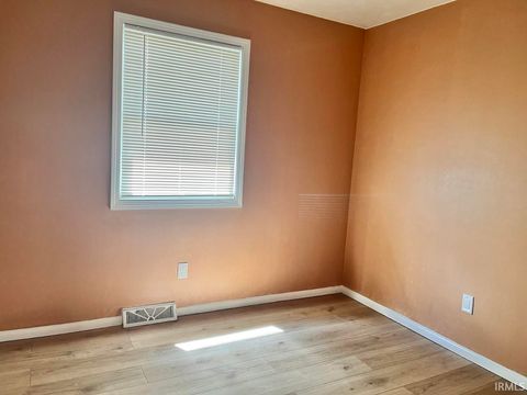 Tiny photo for 4423 E 275 N, Logansport, IN 46947 (MLS # 202531864)