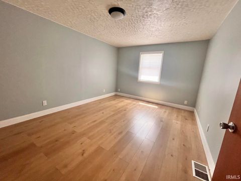 Tiny photo for 4423 E 275 N, Logansport, IN 46947 (MLS # 202531864)