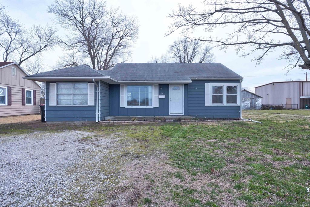 Photo of 1112 E 4Th Street, Mount Vernon, IN 47620 (MLS # 202605940)