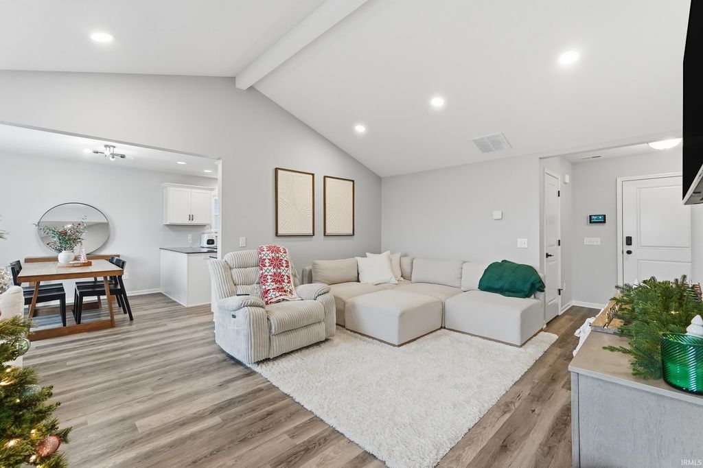 Photo of 1732 Teniente Court, Fort Wayne, IN 46845 (MLS # 202547320)