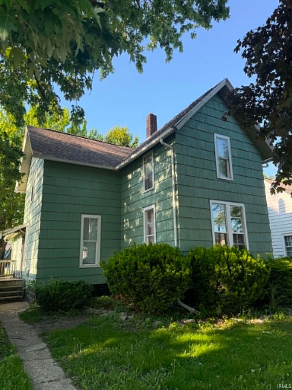 Photo of 334 W 9th Street, Auburn, IN 46706 (MLS # 202621970)