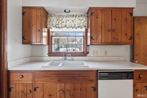 Tiny photo for 1136 berkley Road, Lafayette, IN 47904 (MLS # 202603553)