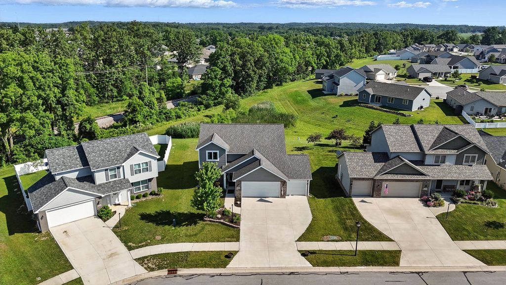 Photo of 687 Sully Court, Angola, IN 46703 (MLS # 202609437)