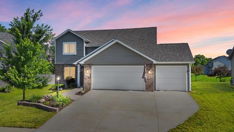 Photo of 687 Sully Court, Angola, IN 46703 (MLS # 202609437)