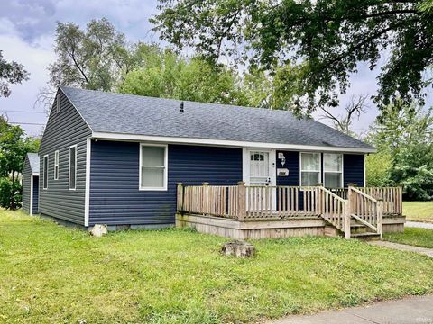 Photo of 1001 E Broadway Street, Kokomo, IN 46901 (MLS # 202538338)