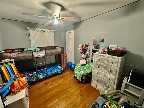 Tiny photo for 1001 E Broadway Street, Kokomo, IN 46901 (MLS # 202538338)