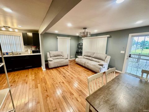 Tiny photo for 1001 E Broadway Street, Kokomo, IN 46901 (MLS # 202538338)