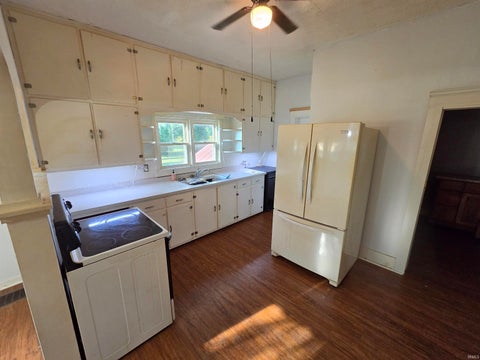 Tiny photo for 1103 W Mack Avenue, Olney, IL 62450 (MLS # 202637996)