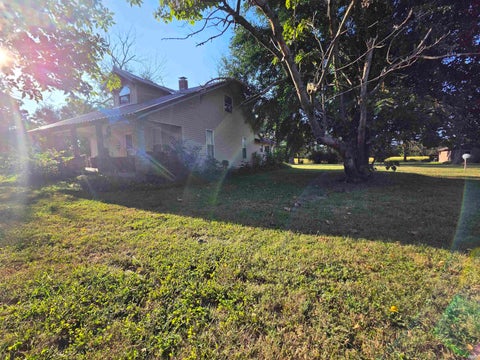 Tiny photo for 1103 W Mack Avenue, Olney, IL 62450 (MLS # 202637996)