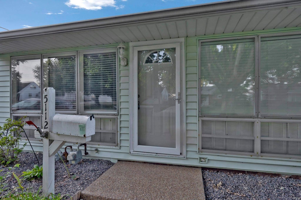 Photo of 5112 Graham Avenue, Evansville, IN 47715 (MLS # 202631274)