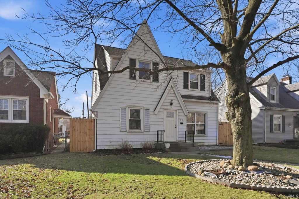 Photo of 818 E Rudisill Boulevard, Fort Wayne, IN 46806 (MLS # 202606786)