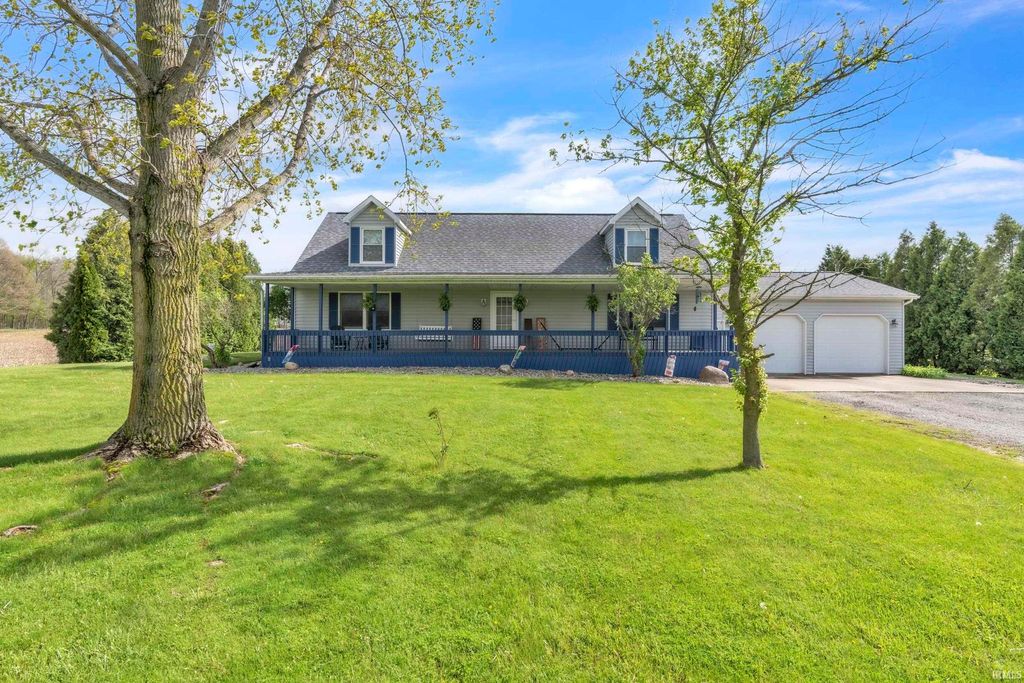 Photo of 10922 E 1000 N, Kendallville, IN 46755 (MLS # 202616441)
