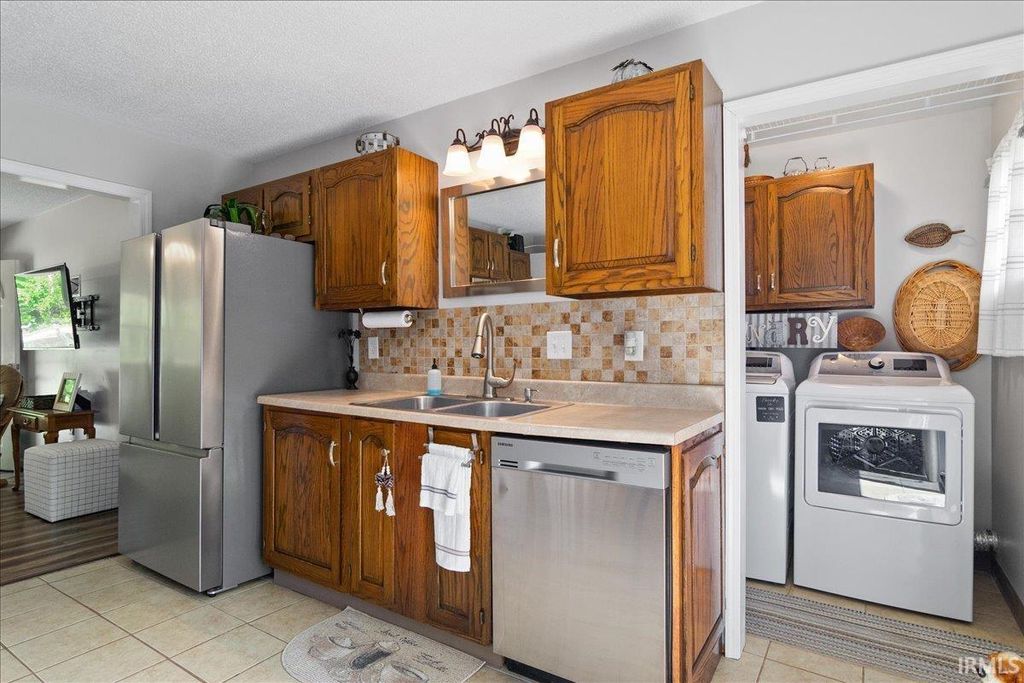 Photo of 9125 Ford Lane, Mount Vernon, IN 47620 (MLS # 202616218)