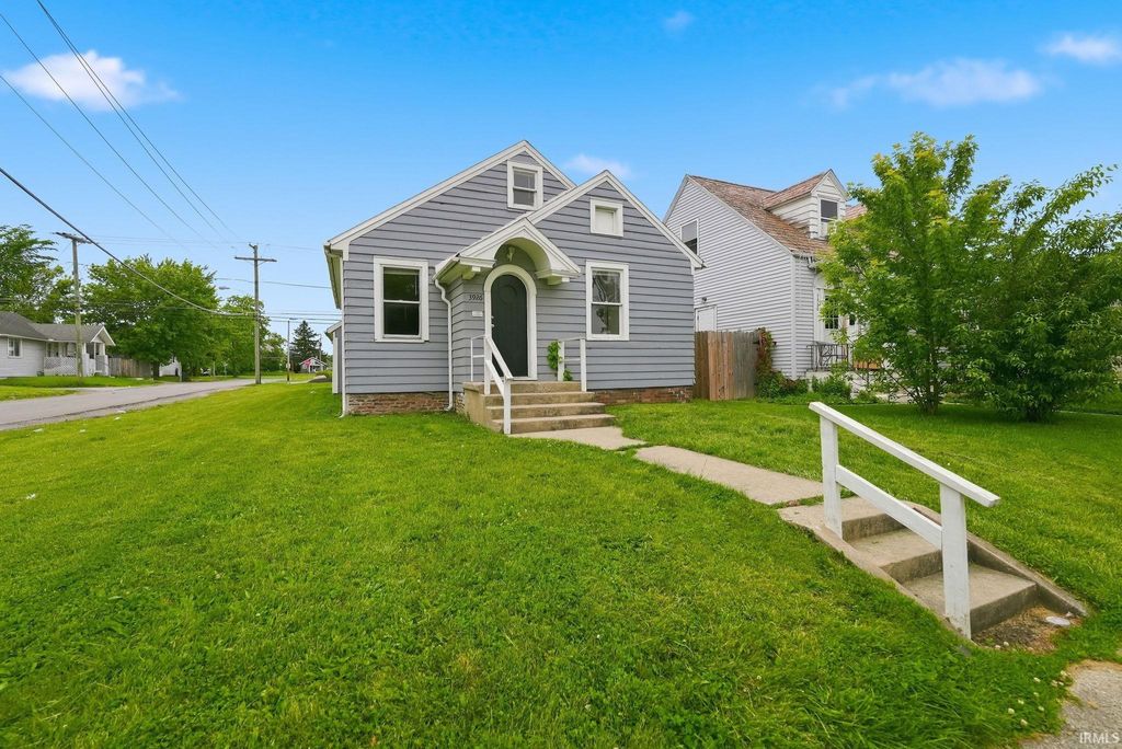 Photo of 3926 Avondale Drive, Fort Wayne, IN 46806 (MLS # 202620273)