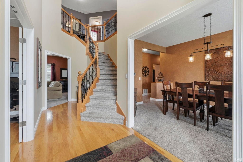 Photo of 427 Mabry Cove, Fort Wayne, IN 46825 (MLS # 202633305)