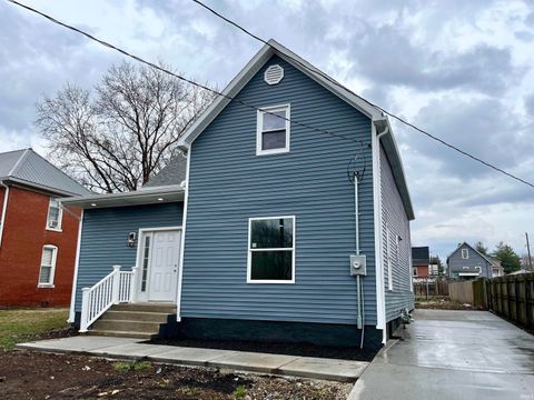 Photo of 915 Clay Street, Huntingburg, IN 47542 (MLS # 202607282)